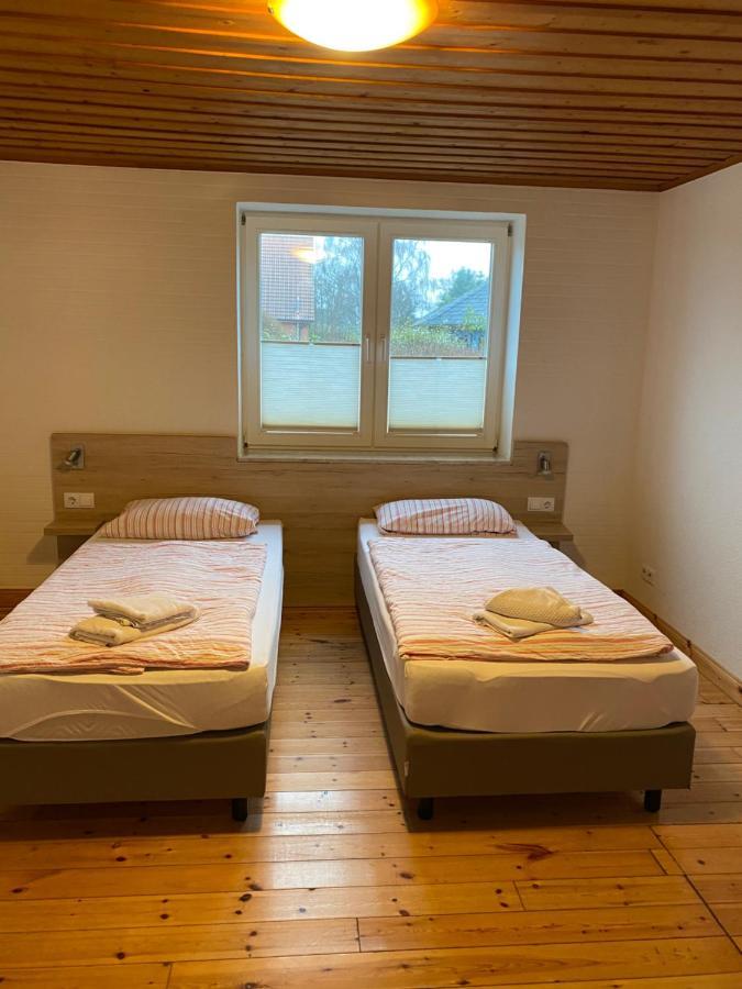 Pension Im Heidort Oyten Exteriör bild