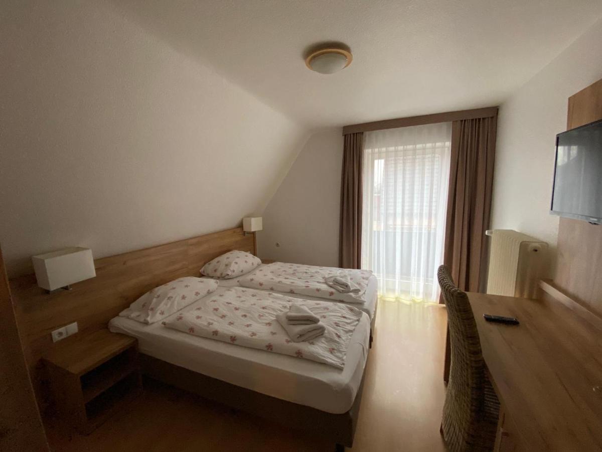 Pension Im Heidort Oyten Exteriör bild